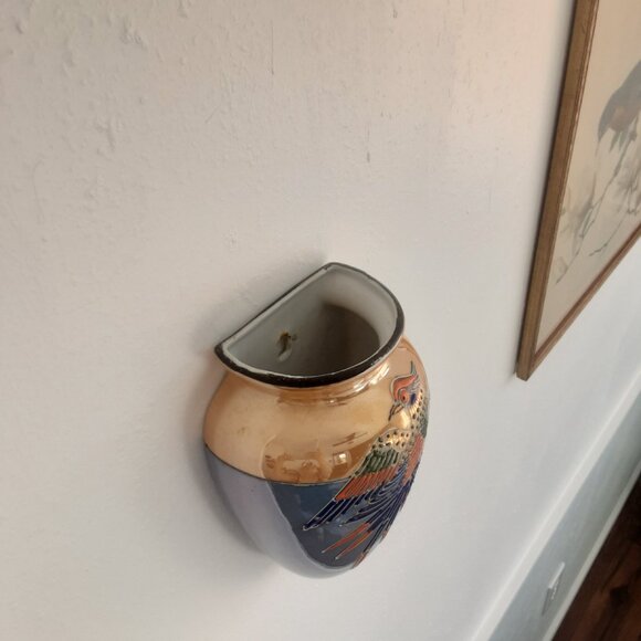 Vintage 8" Cone Shaped Lusterware Wall Pocket. Bird. Made in Japan - Picture 3 of 6